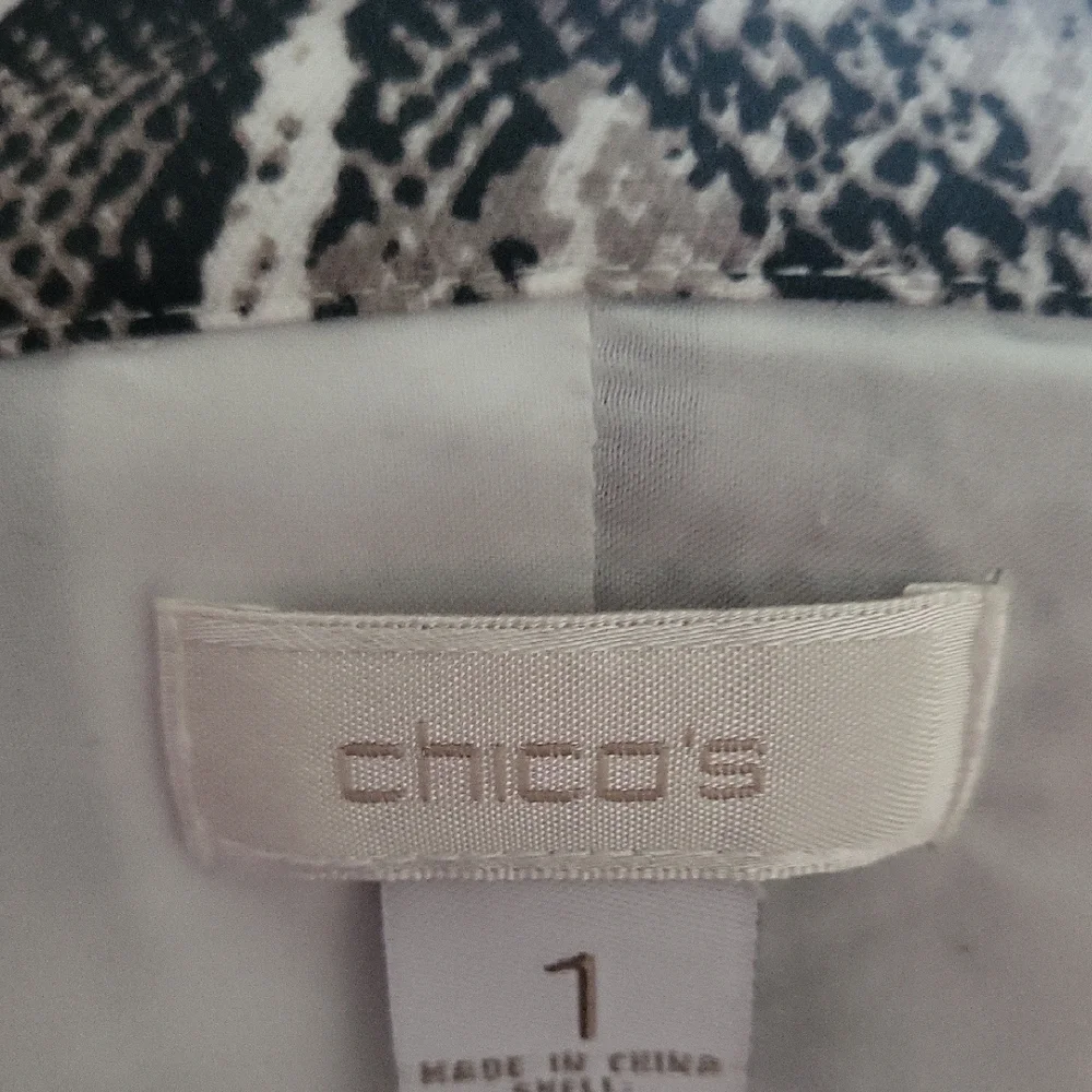 Chico's  Snake Print Black and White Blazer - M 8